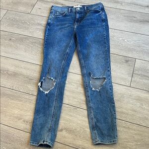 Free People Classic Blue Denim busted knee ankle length skinny jeans size 28